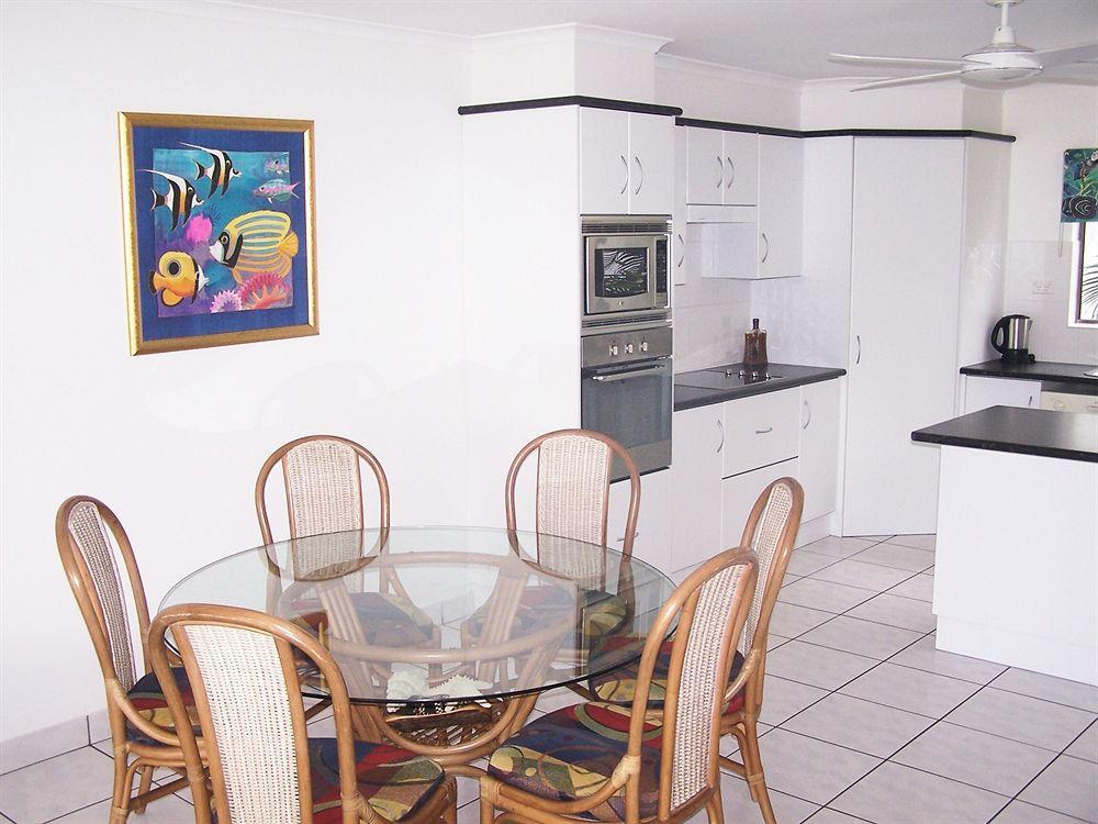 Beachfront Apartments On Trinity Beach Ngoại thất bức ảnh