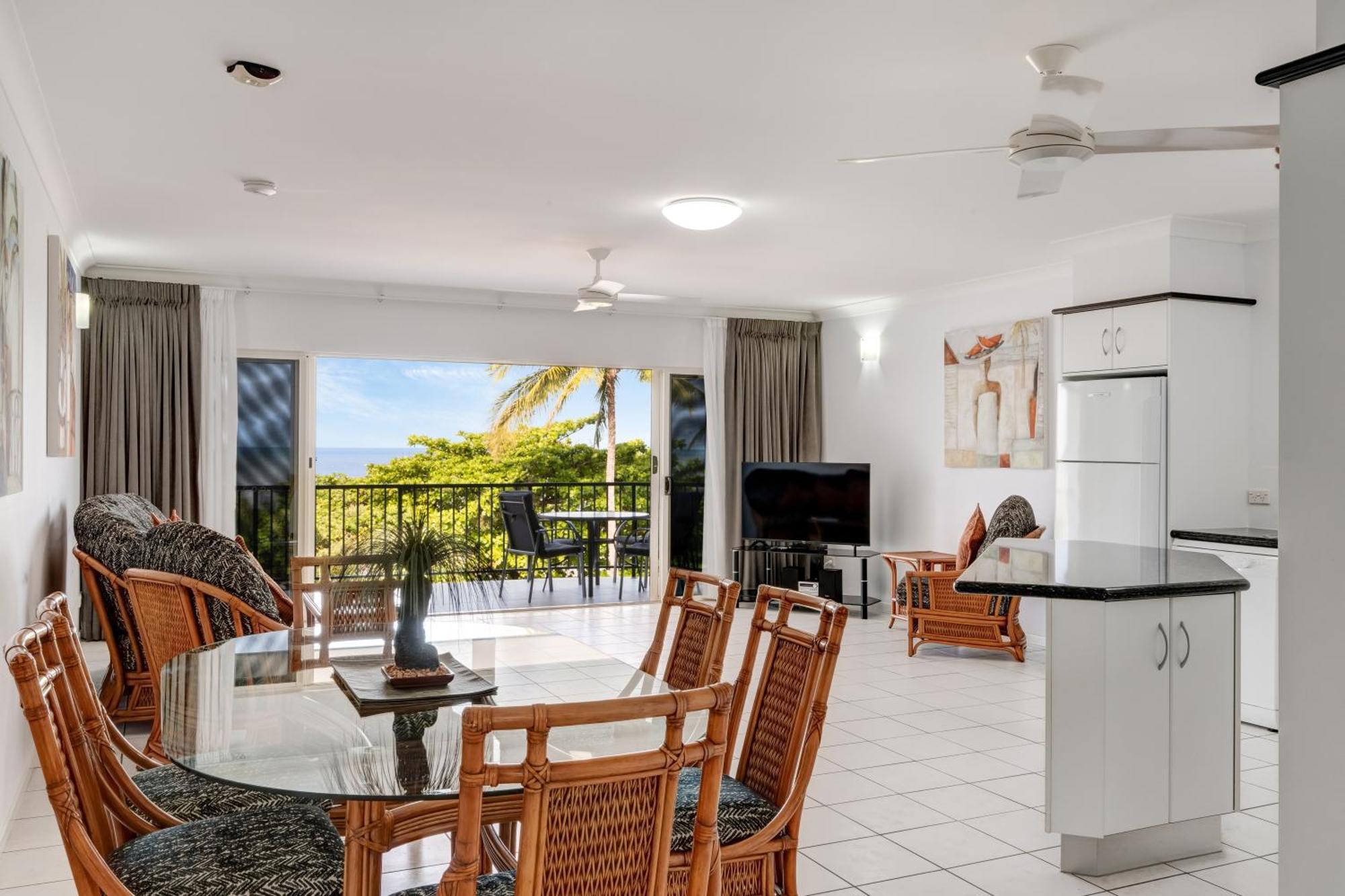 Beachfront Apartments On Trinity Beach Ngoại thất bức ảnh
