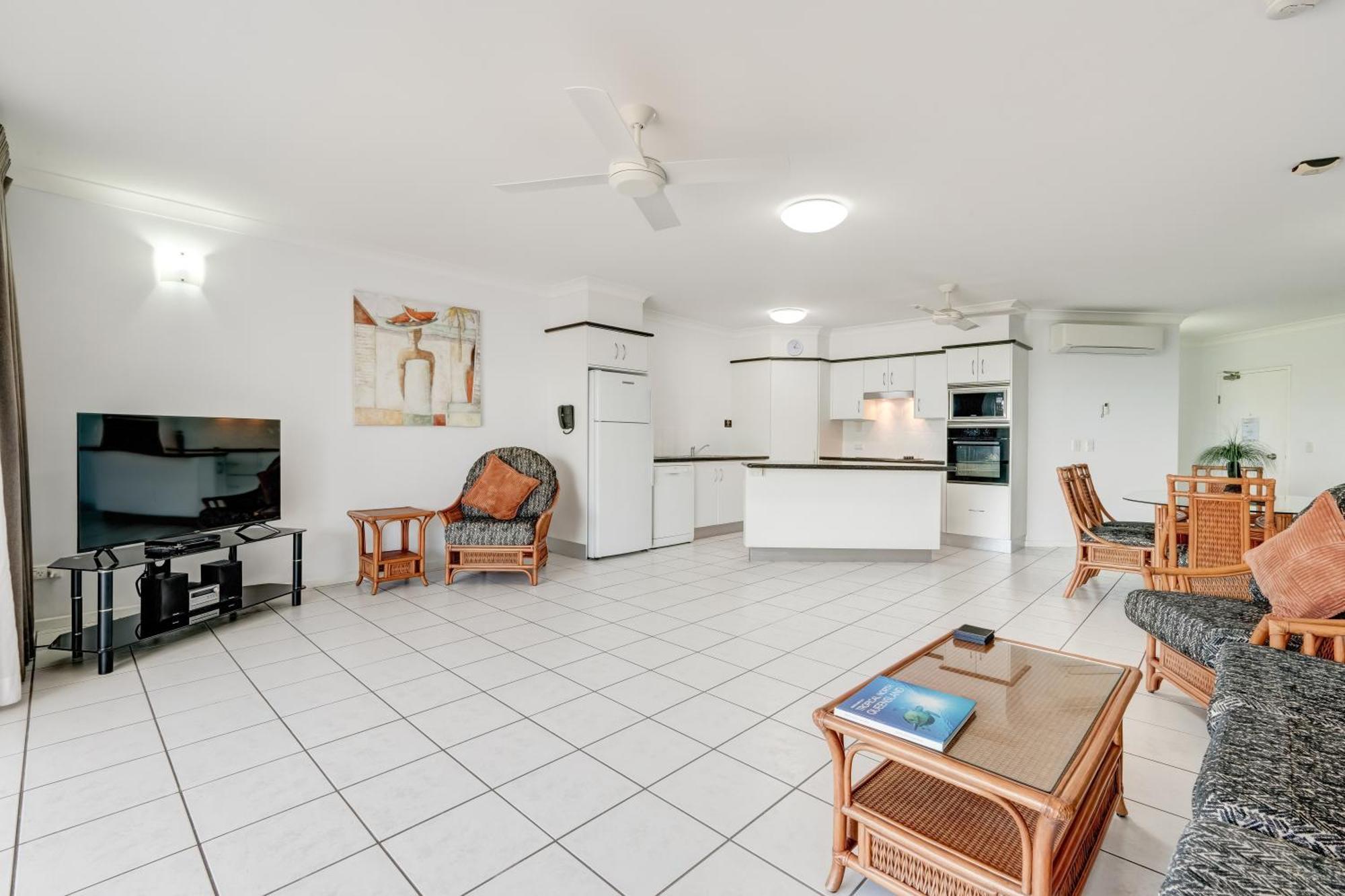 Beachfront Apartments On Trinity Beach Ngoại thất bức ảnh