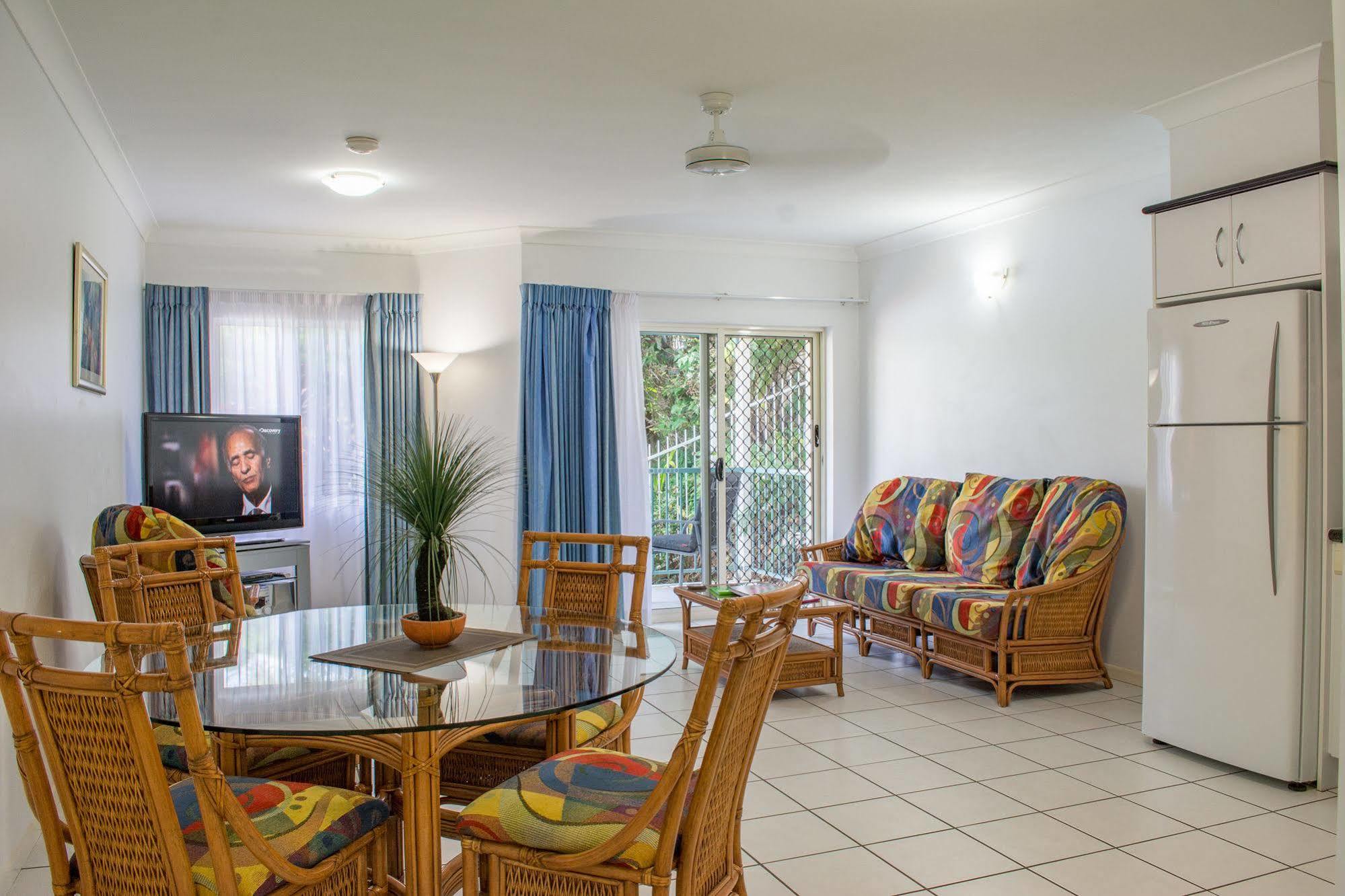Beachfront Apartments On Trinity Beach Ngoại thất bức ảnh