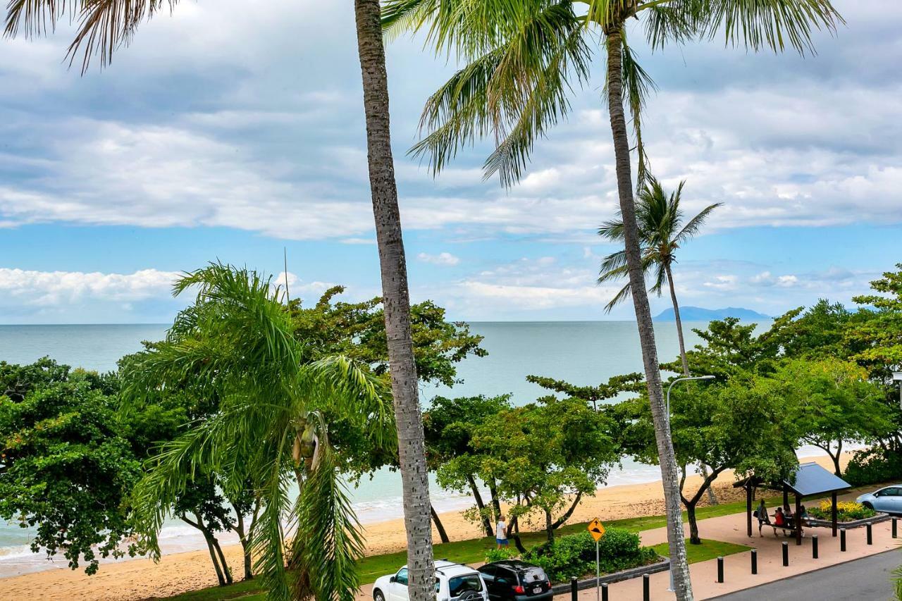 Beachfront Apartments On Trinity Beach Ngoại thất bức ảnh